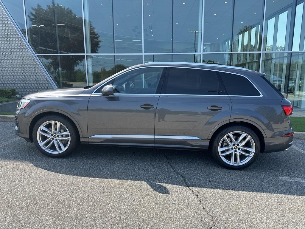 new 2025 Audi Q7 car, priced at $76,335