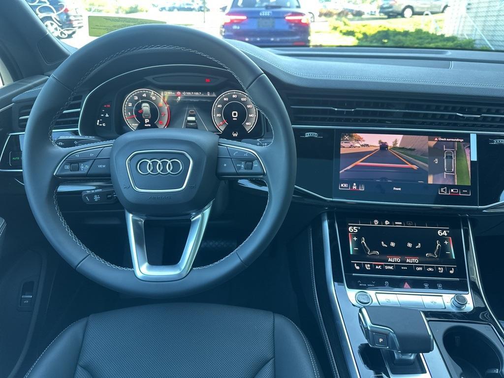 new 2025 Audi Q7 car, priced at $76,335