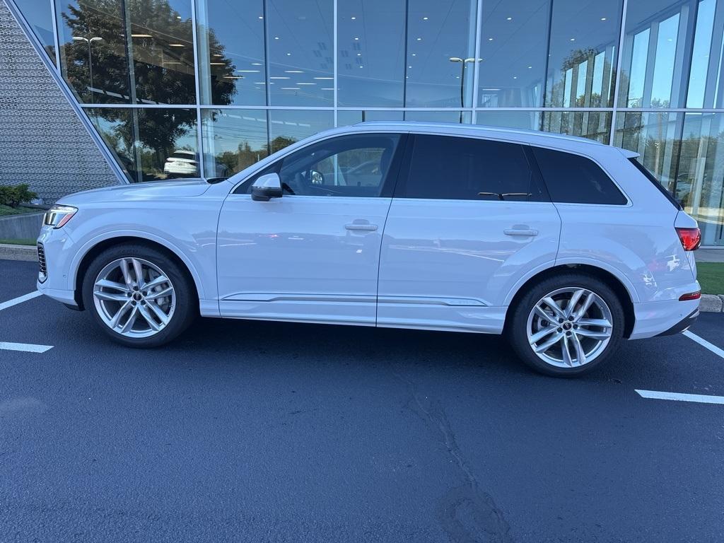 new 2025 Audi Q7 car, priced at $76,335