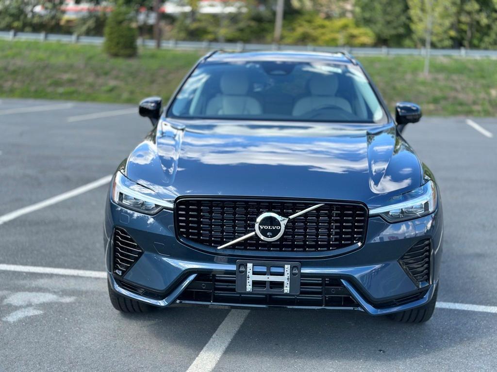 used 2025 Volvo XC60 Plug-In Hybrid car, priced at $57,999
