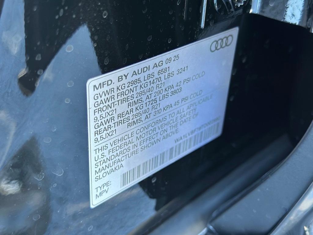 new 2026 Audi Q7 car, priced at $78,445