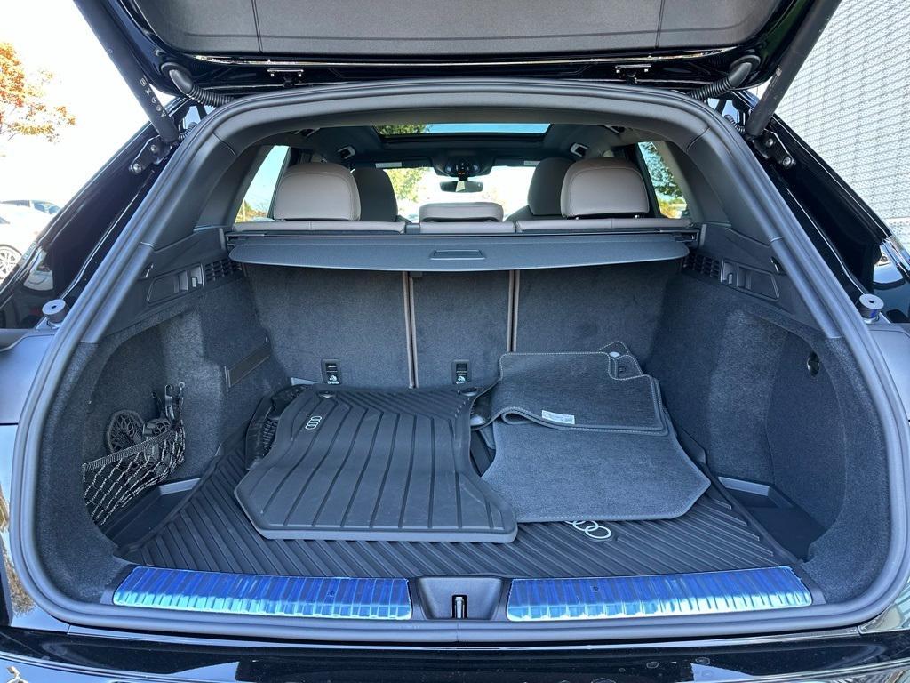 new 2025 Audi Q5 car, priced at $62,080