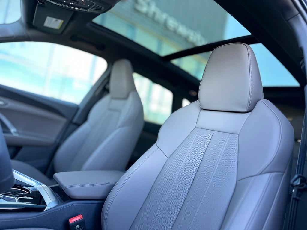 new 2025 Audi Q5 car, priced at $62,080