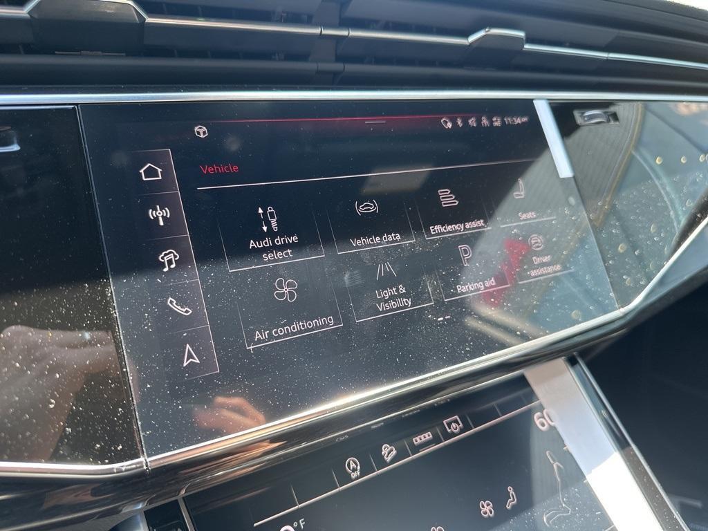 new 2025 Audi Q7 car, priced at $76,705