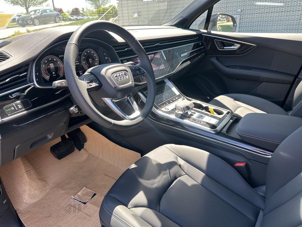 new 2025 Audi Q7 car, priced at $76,705