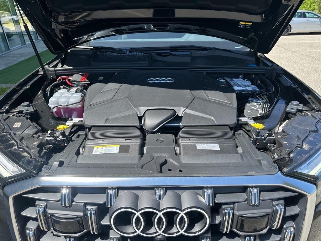 new 2025 Audi Q7 car, priced at $76,705