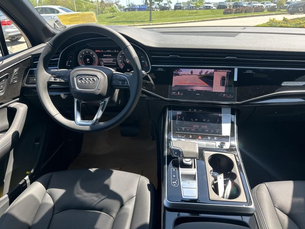 new 2025 Audi Q7 car, priced at $76,705