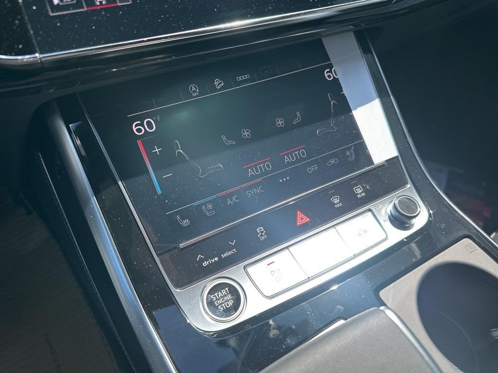 new 2025 Audi Q7 car, priced at $76,705