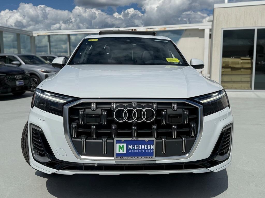 new 2025 Audi Q7 car, priced at $76,480