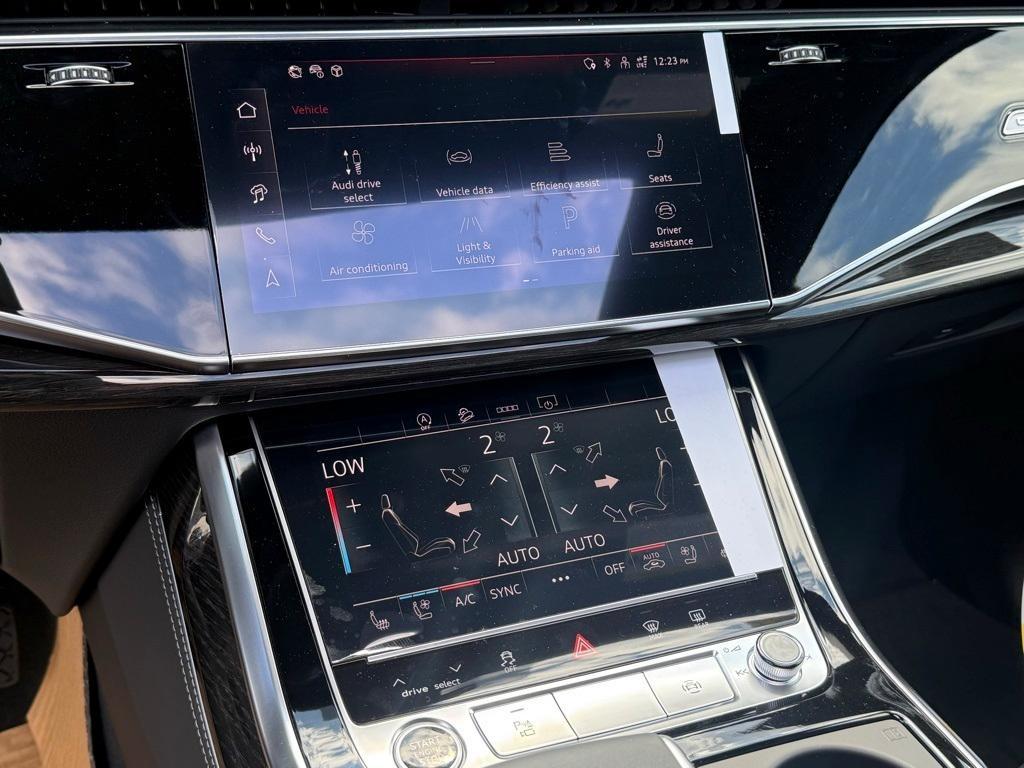 new 2025 Audi Q7 car, priced at $76,480