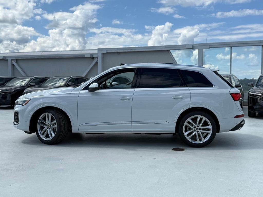 new 2025 Audi Q7 car, priced at $76,480