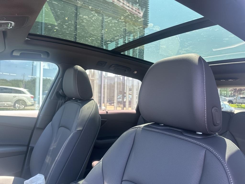 new 2025 Audi Q7 car, priced at $76,575