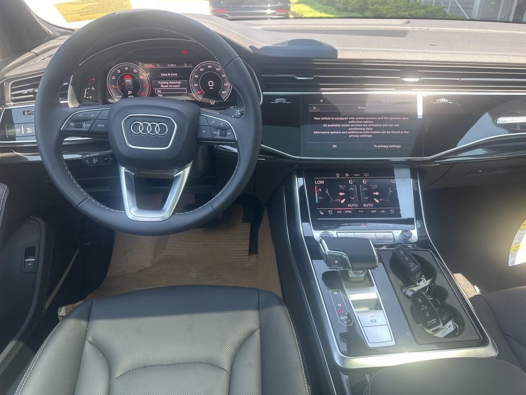 new 2025 Audi Q7 car, priced at $76,575