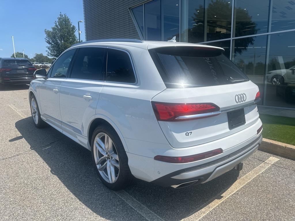 new 2025 Audi Q7 car, priced at $76,575