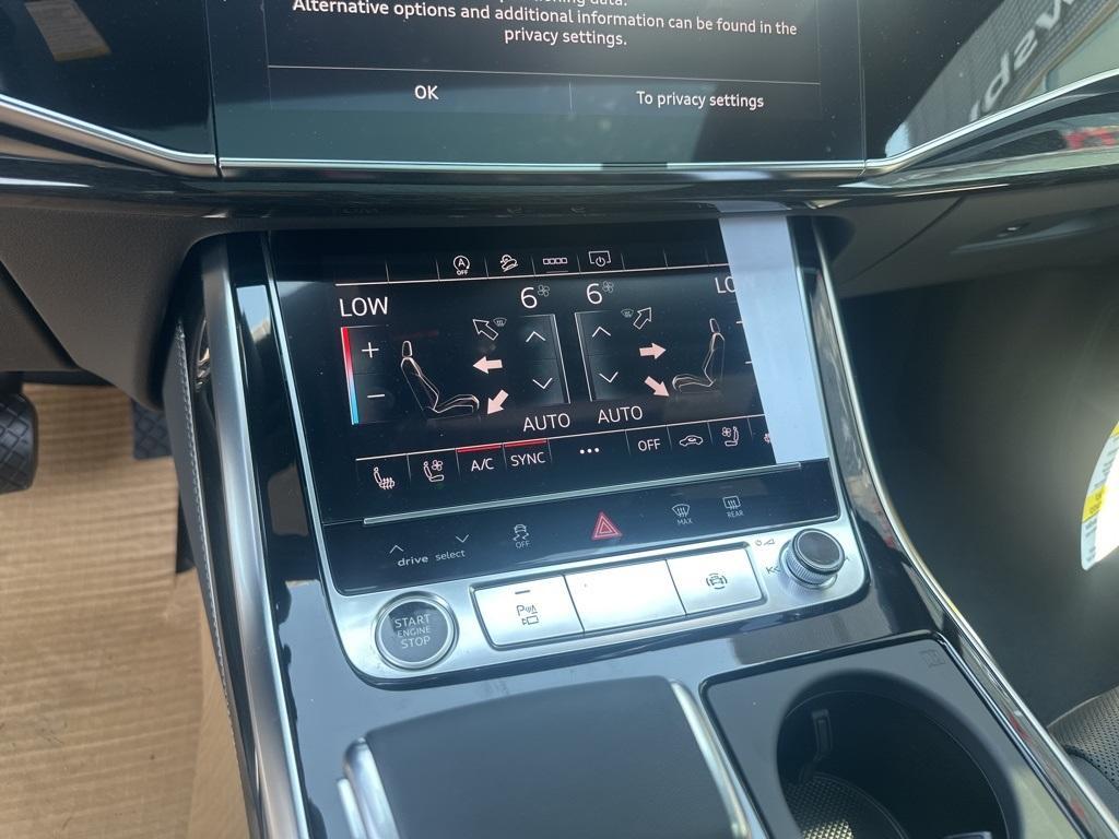 new 2025 Audi Q7 car, priced at $76,575