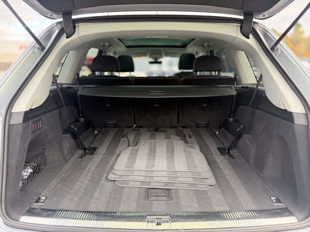 used 2022 Audi Q7 car, priced at $40,899