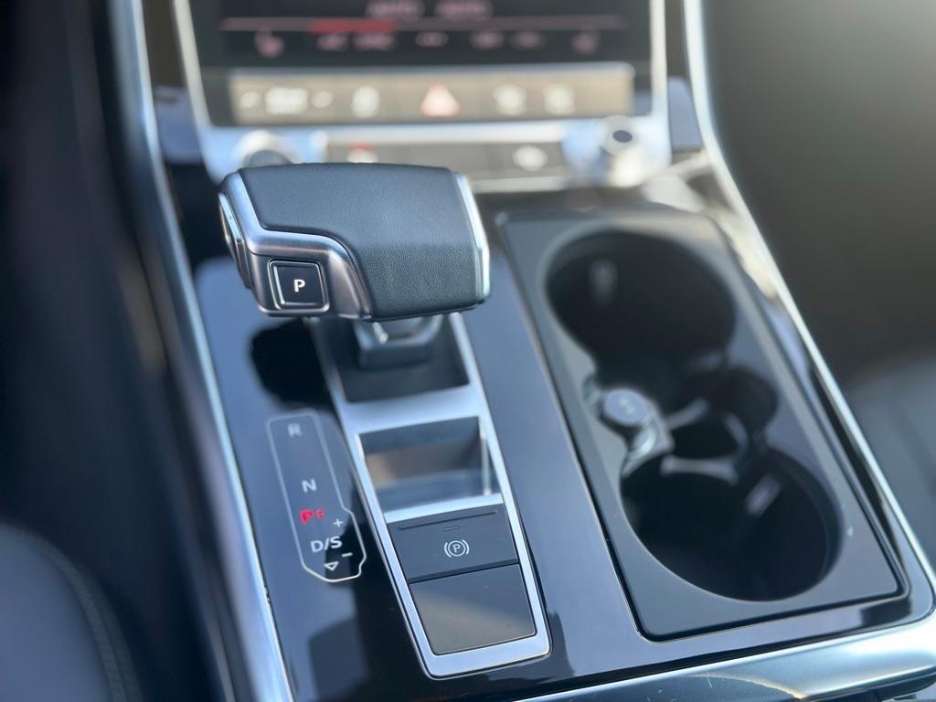 used 2025 Audi Q7 car, priced at $53,999