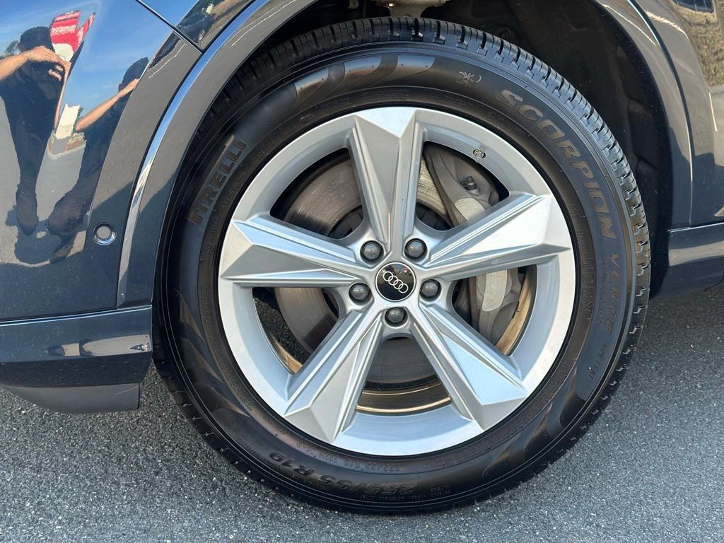 used 2025 Audi Q7 car, priced at $53,999