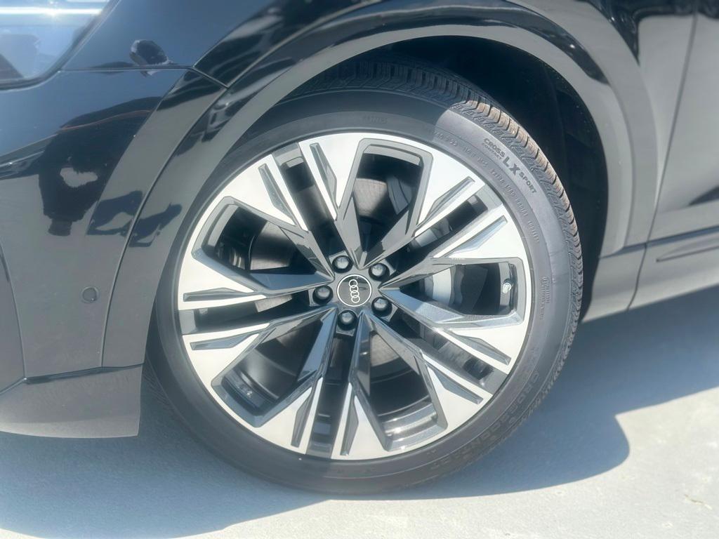 new 2025 Audi Q8 car, priced at $86,700