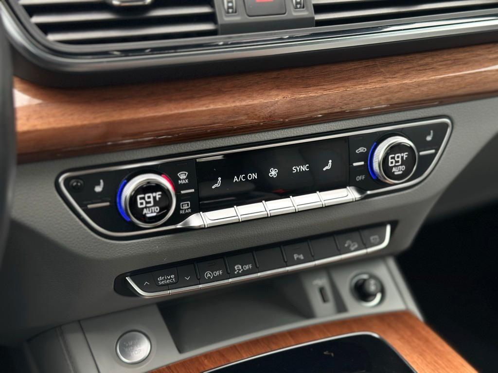 used 2021 Audi Q5 car, priced at $27,625