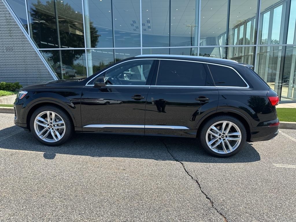new 2025 Audi Q7 car, priced at $76,335