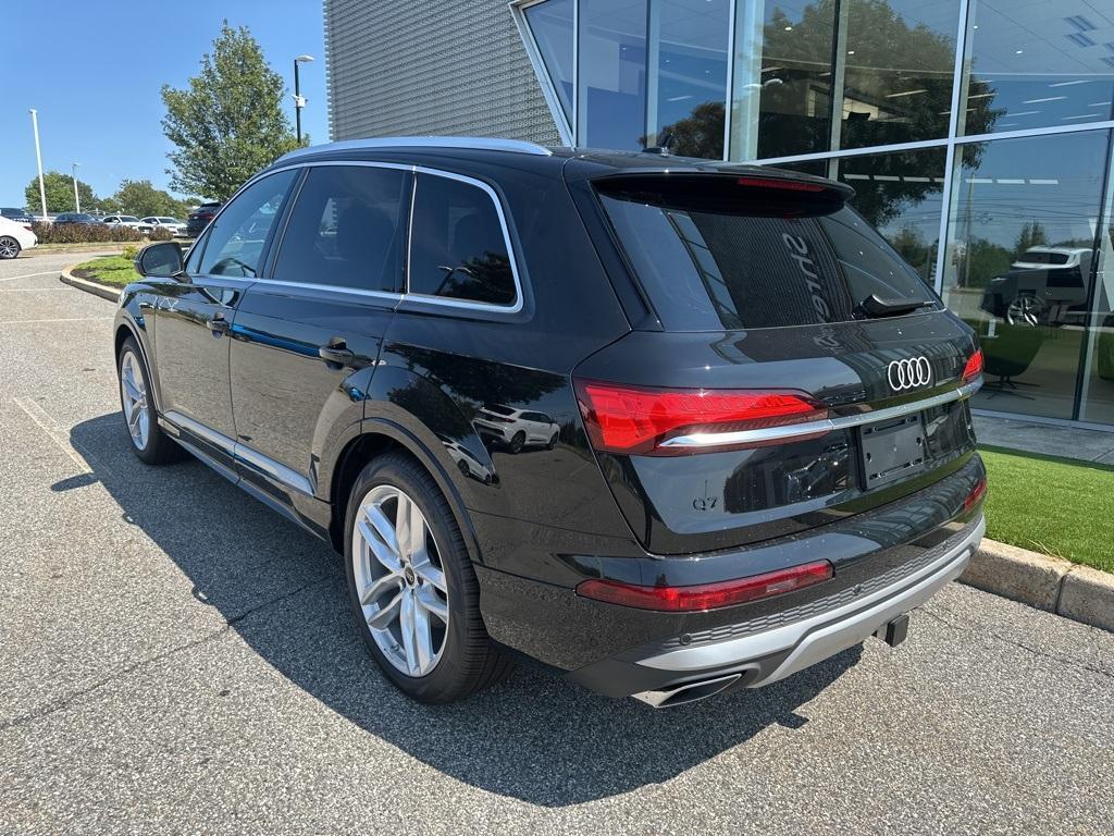 new 2025 Audi Q7 car, priced at $76,335