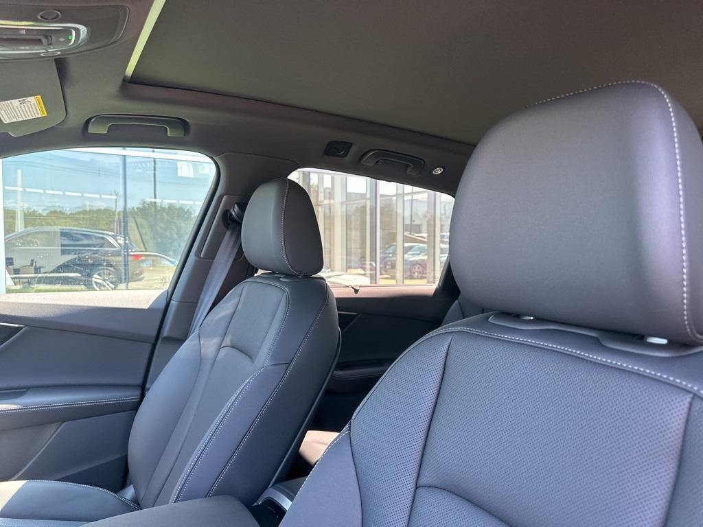 new 2025 Audi Q7 car, priced at $76,335