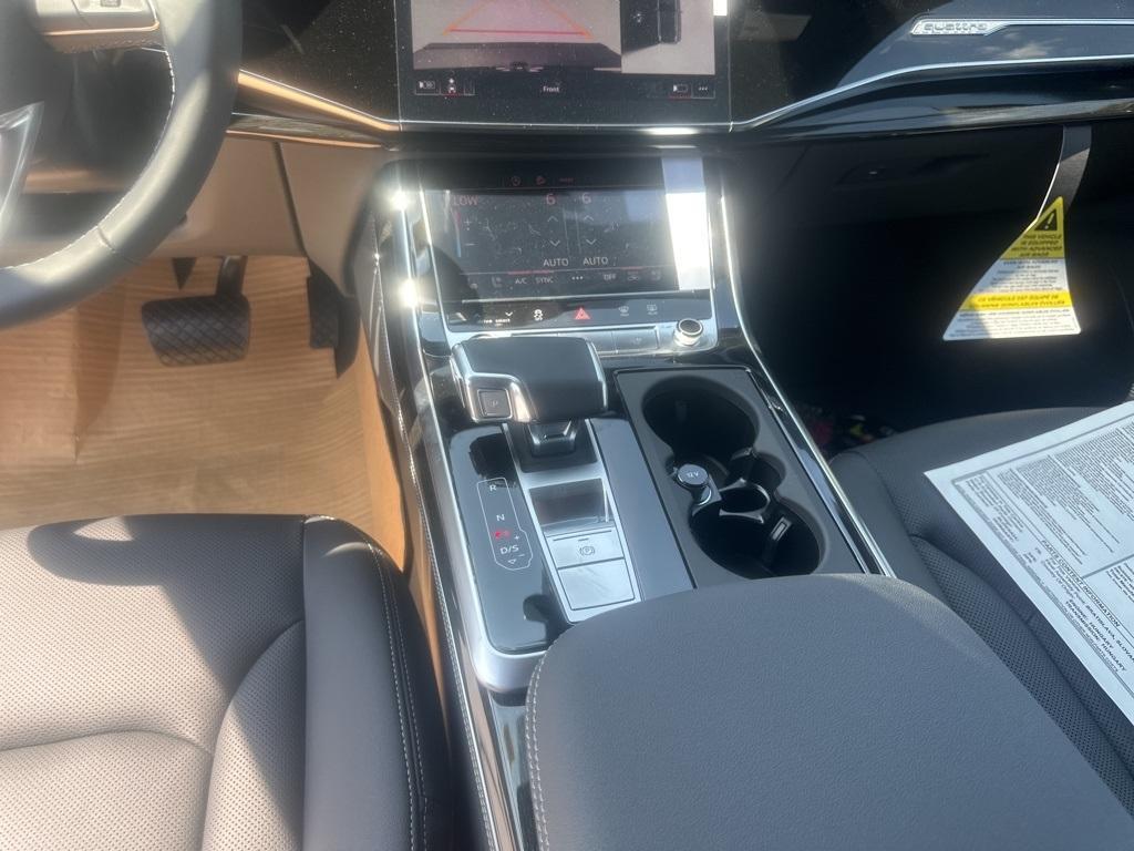 new 2025 Audi Q7 car, priced at $76,480