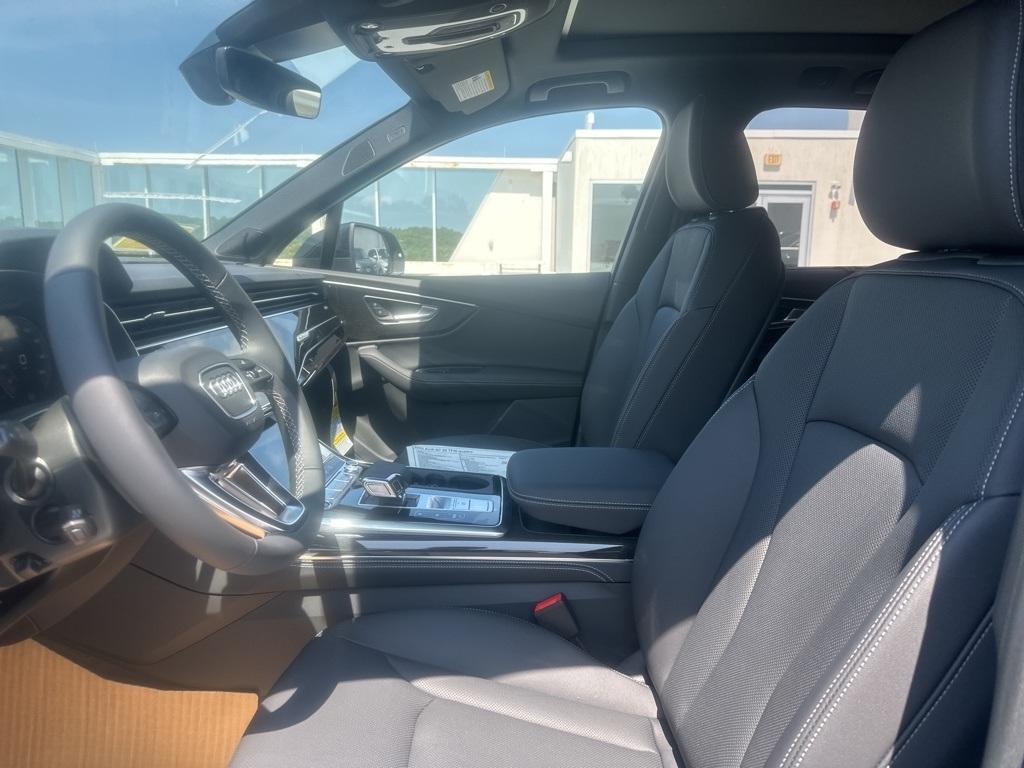 new 2025 Audi Q7 car, priced at $76,480