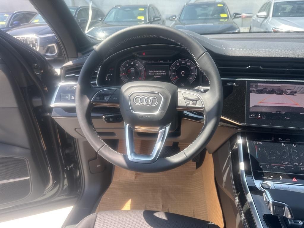 new 2025 Audi Q7 car, priced at $76,480