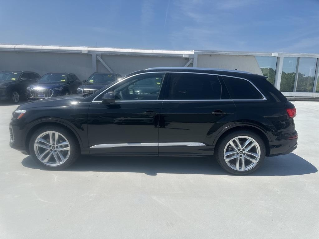 new 2025 Audi Q7 car, priced at $76,480