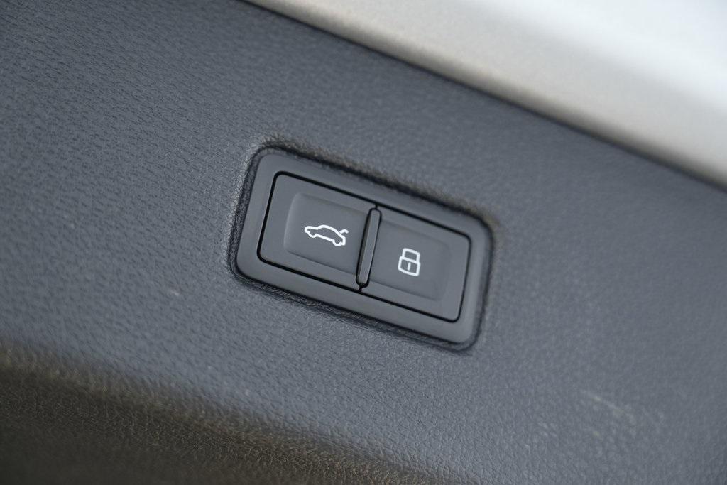 used 2022 Audi SQ7 car, priced at $44,900