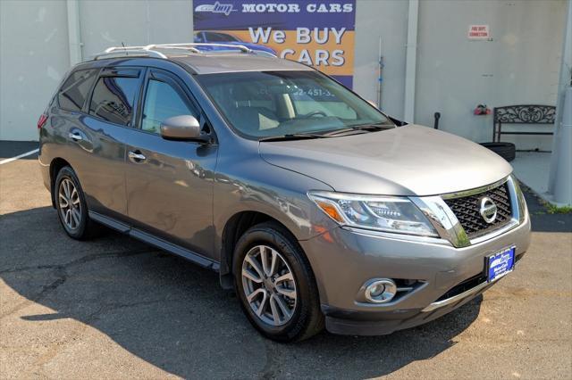 used 2015 Nissan Pathfinder car, priced at $5,700