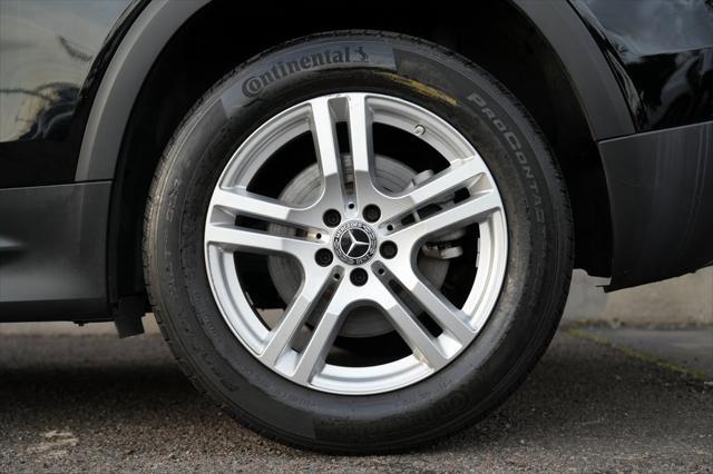 used 2021 Mercedes-Benz GLB 250 car, priced at $22,900