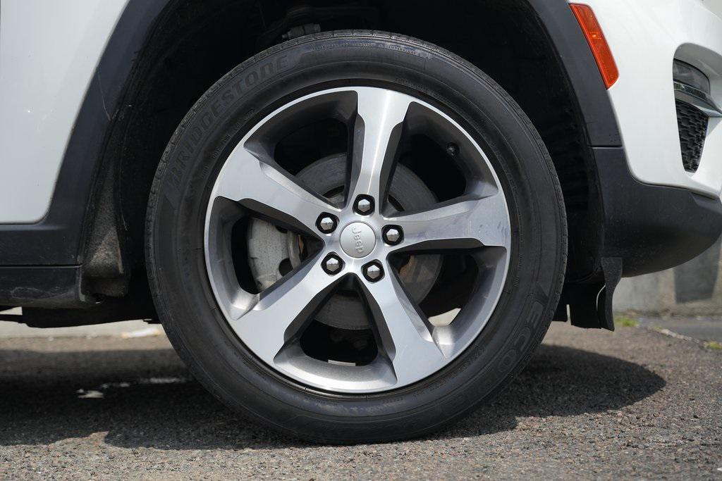 used 2023 Jeep Grand Cherokee car, priced at $21,900