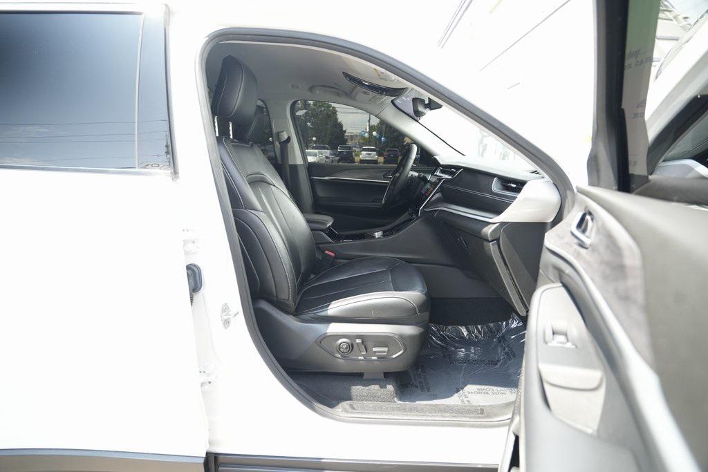 used 2023 Jeep Grand Cherokee car, priced at $21,900