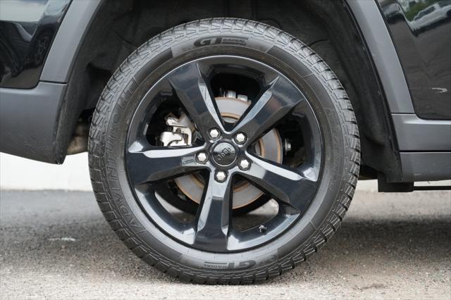 used 2022 Jeep Grand Cherokee car, priced at $23,900