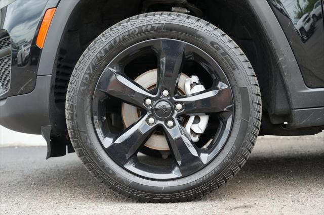 used 2022 Jeep Grand Cherokee car, priced at $23,900