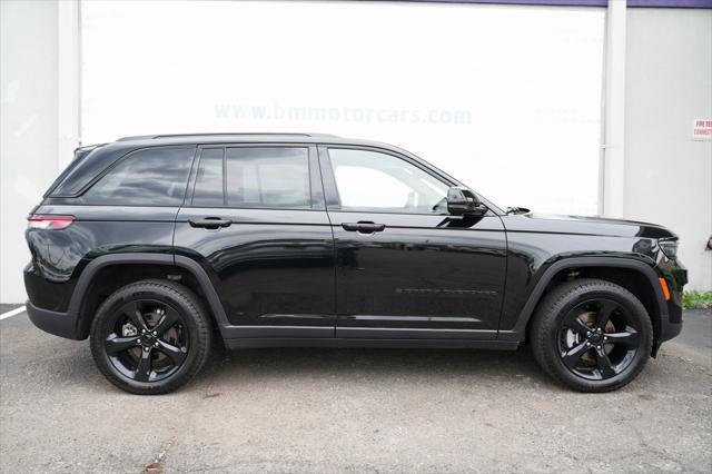 used 2022 Jeep Grand Cherokee car, priced at $23,900
