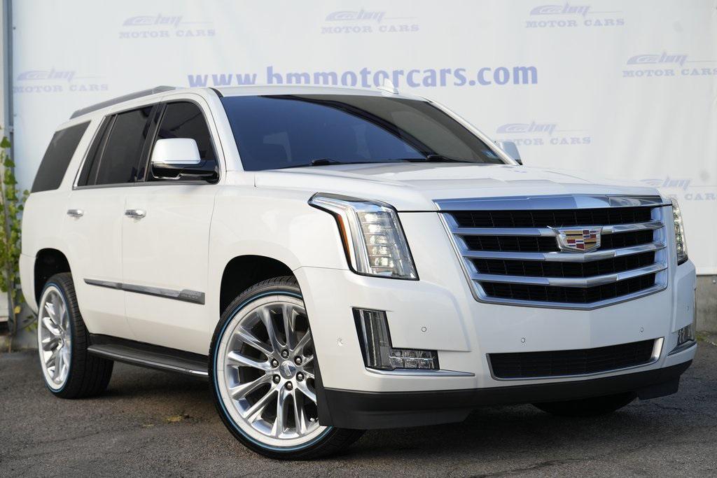 used 2020 Cadillac Escalade car, priced at $35,900