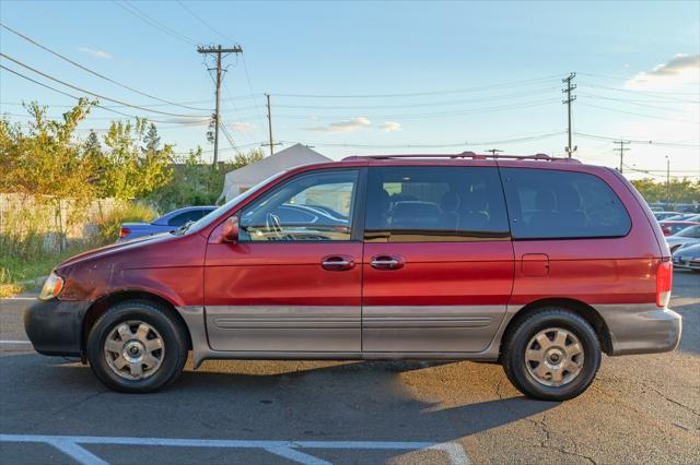 used 2002 Kia Sedona car, priced at $3,900