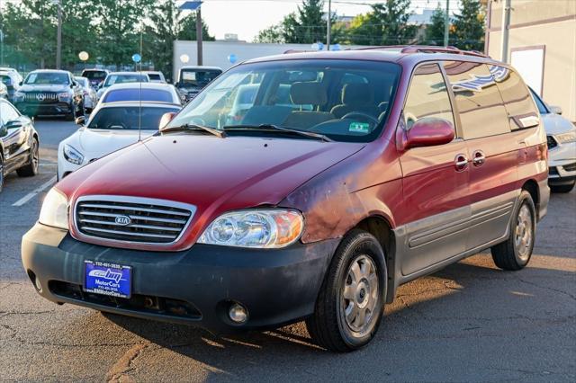 used 2002 Kia Sedona car, priced at $3,900