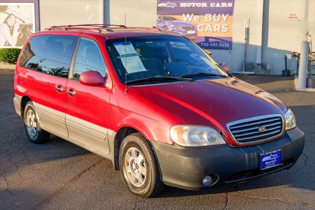 used 2002 Kia Sedona car, priced at $3,900