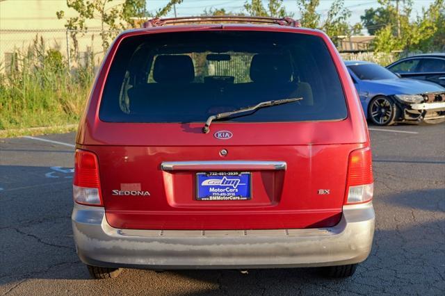 used 2002 Kia Sedona car, priced at $3,900