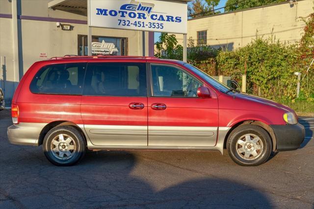 used 2002 Kia Sedona car, priced at $3,900