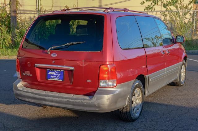 used 2002 Kia Sedona car, priced at $3,900