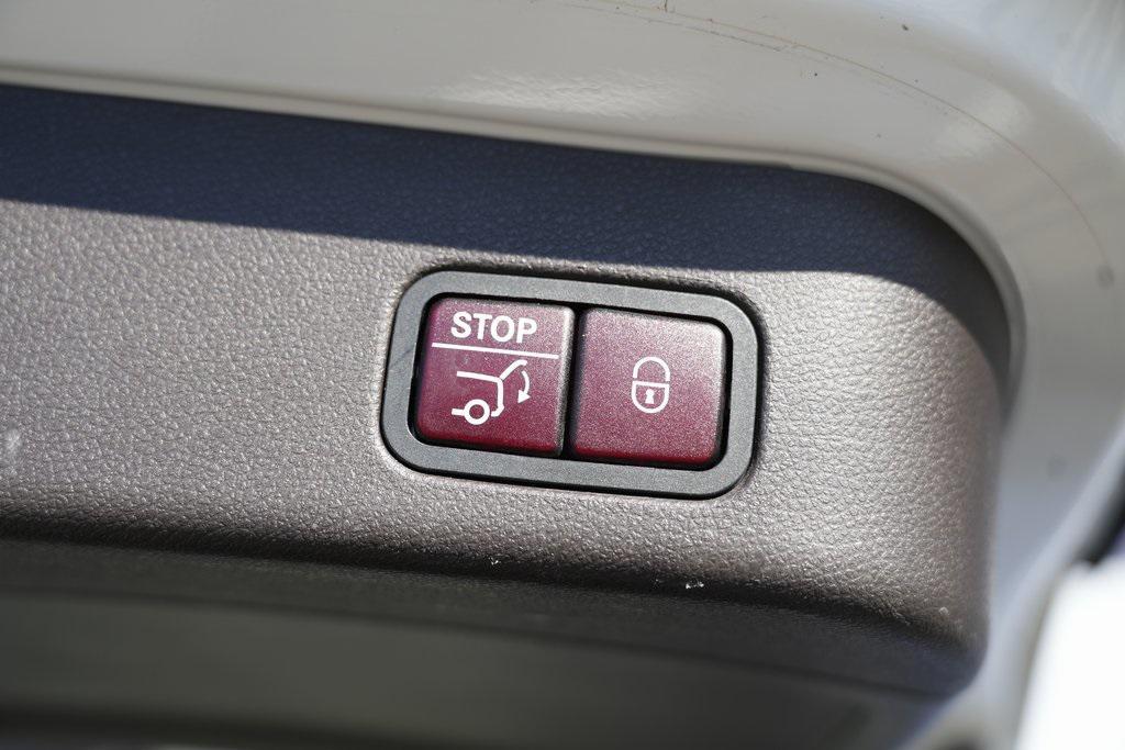 used 2018 Mercedes-Benz GLE 350 car, priced at $15,700