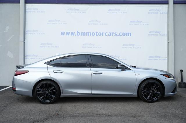 used 2022 Lexus ES 300h car, priced at $34,900