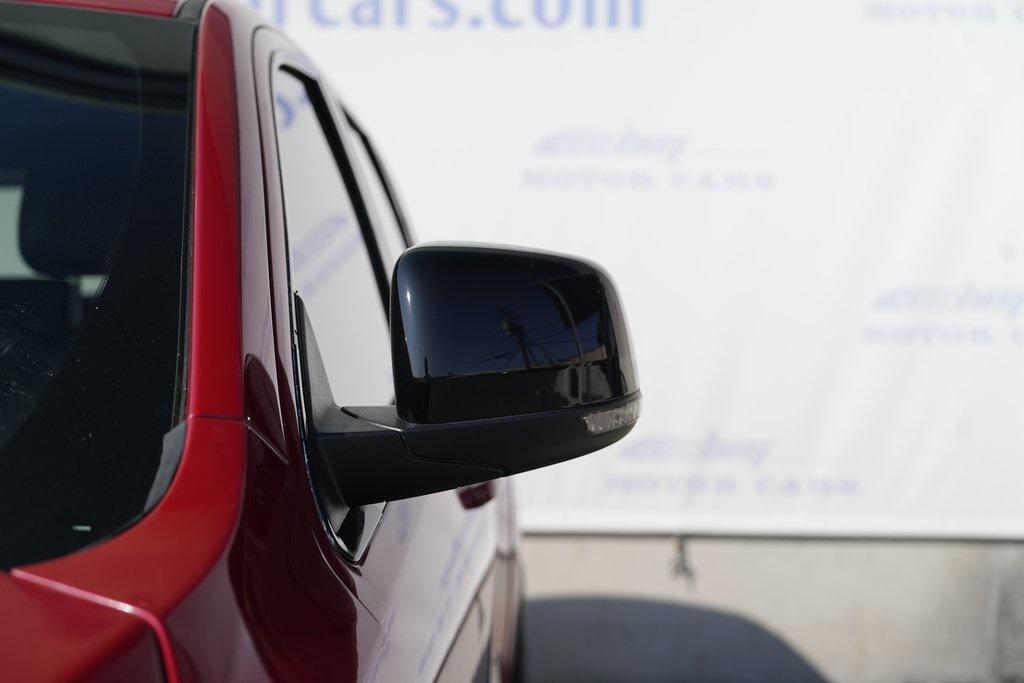 used 2015 Jeep Grand Cherokee car, priced at $27,700
