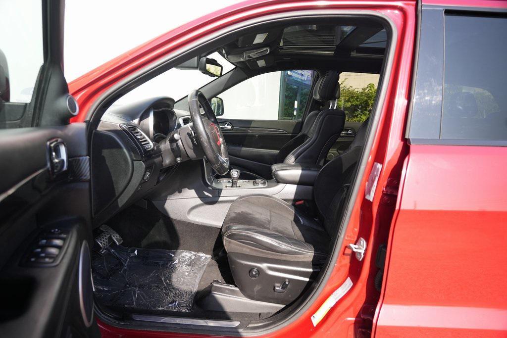 used 2015 Jeep Grand Cherokee car, priced at $27,700